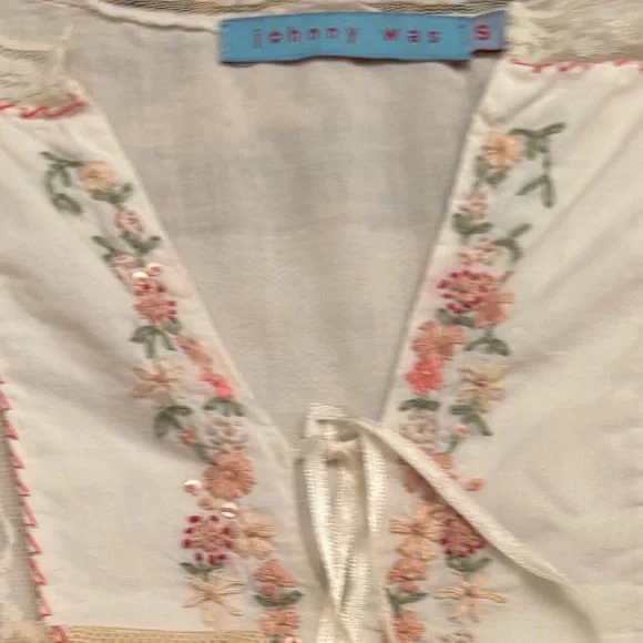 Johnny Was Ivory Blouse with Floral Embroidery - Picture 3 of 5